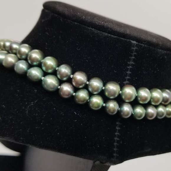 Pearl Necklace - Picture 5 of 10